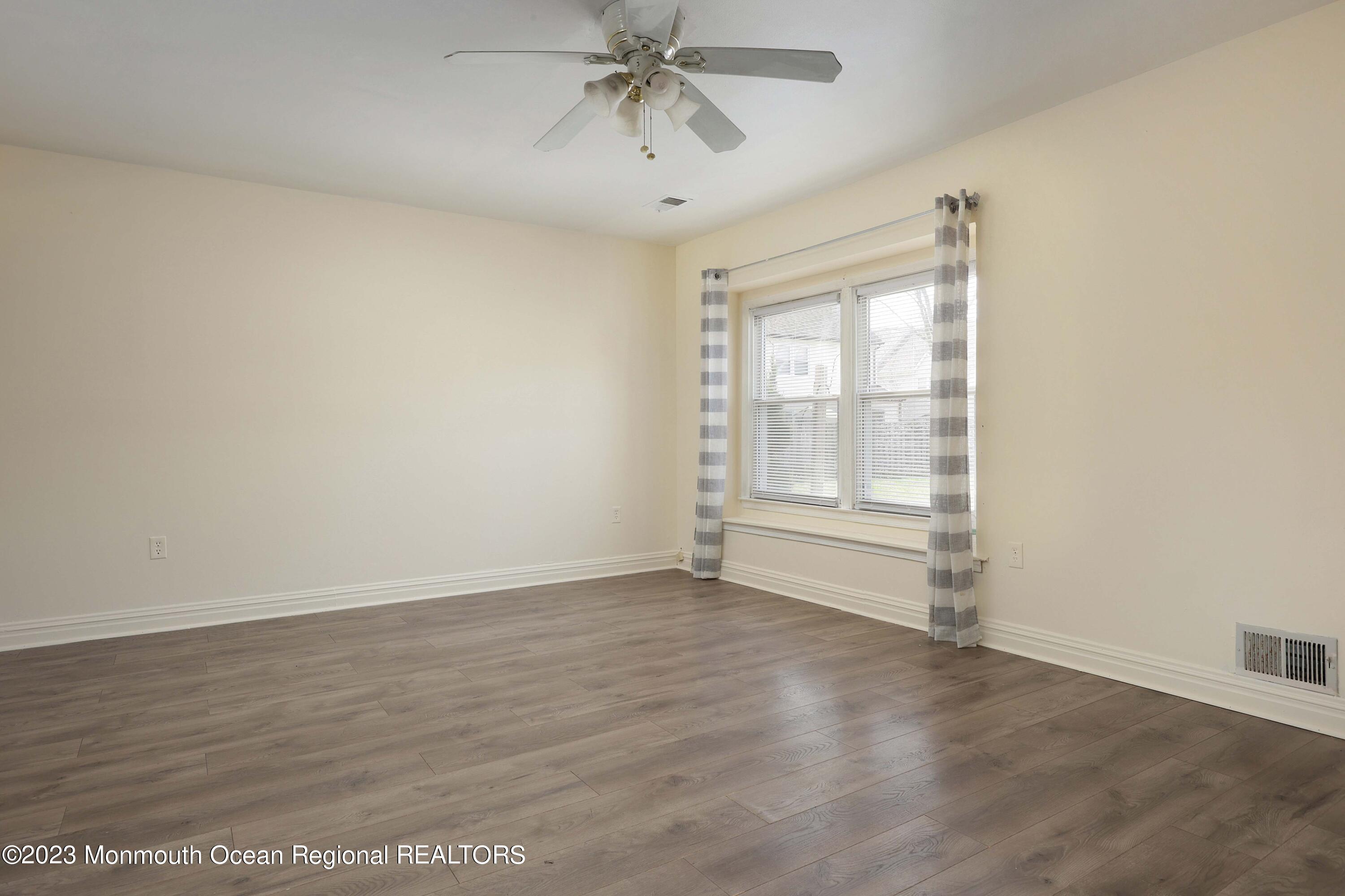 32 Forge Court Jackson, NJ 08527 - Photo 5 of 23 758A8350