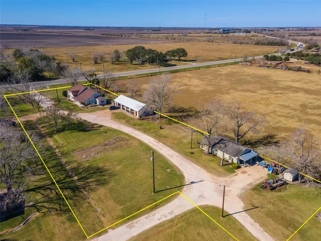 $225,000 | 10553 State Highway 71, El Campo, TX 77437
