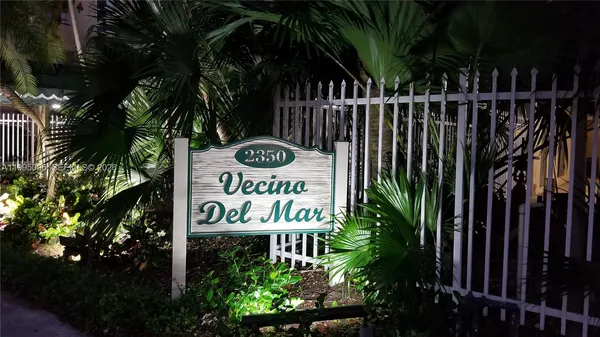 $1,850 | 2350 Northeast 135th Street, Unit 1402, North Miami, FL 33181