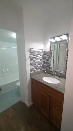 $1,850 | 2350 Northeast 135th Street, Unit 1402, North Miami, FL 33181