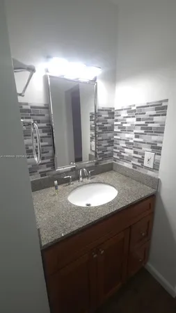 $1,850 | 2350 Northeast 135th Street, Unit 1402, North Miami, FL 33181