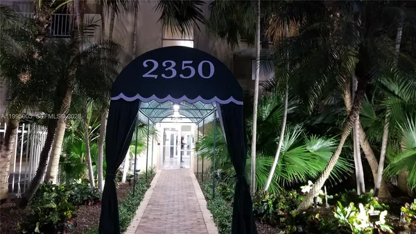 $1,850 | 2350 Northeast 135th Street, Unit 1402, North Miami, FL 33181