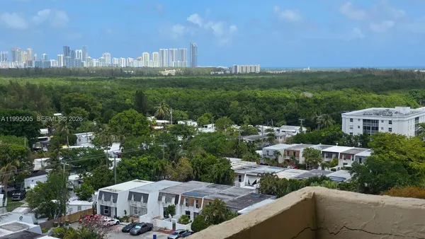 $1,850 | 2350 Northeast 135th Street, Unit 1402, North Miami, FL 33181