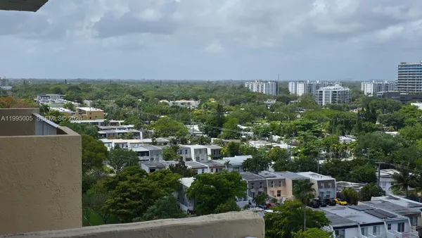 $1,850 | 2350 Northeast 135th Street, Unit 1402, North Miami, FL 33181