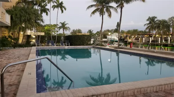 $1,850 | 2350 Northeast 135th Street, Unit 1402, North Miami, FL 33181