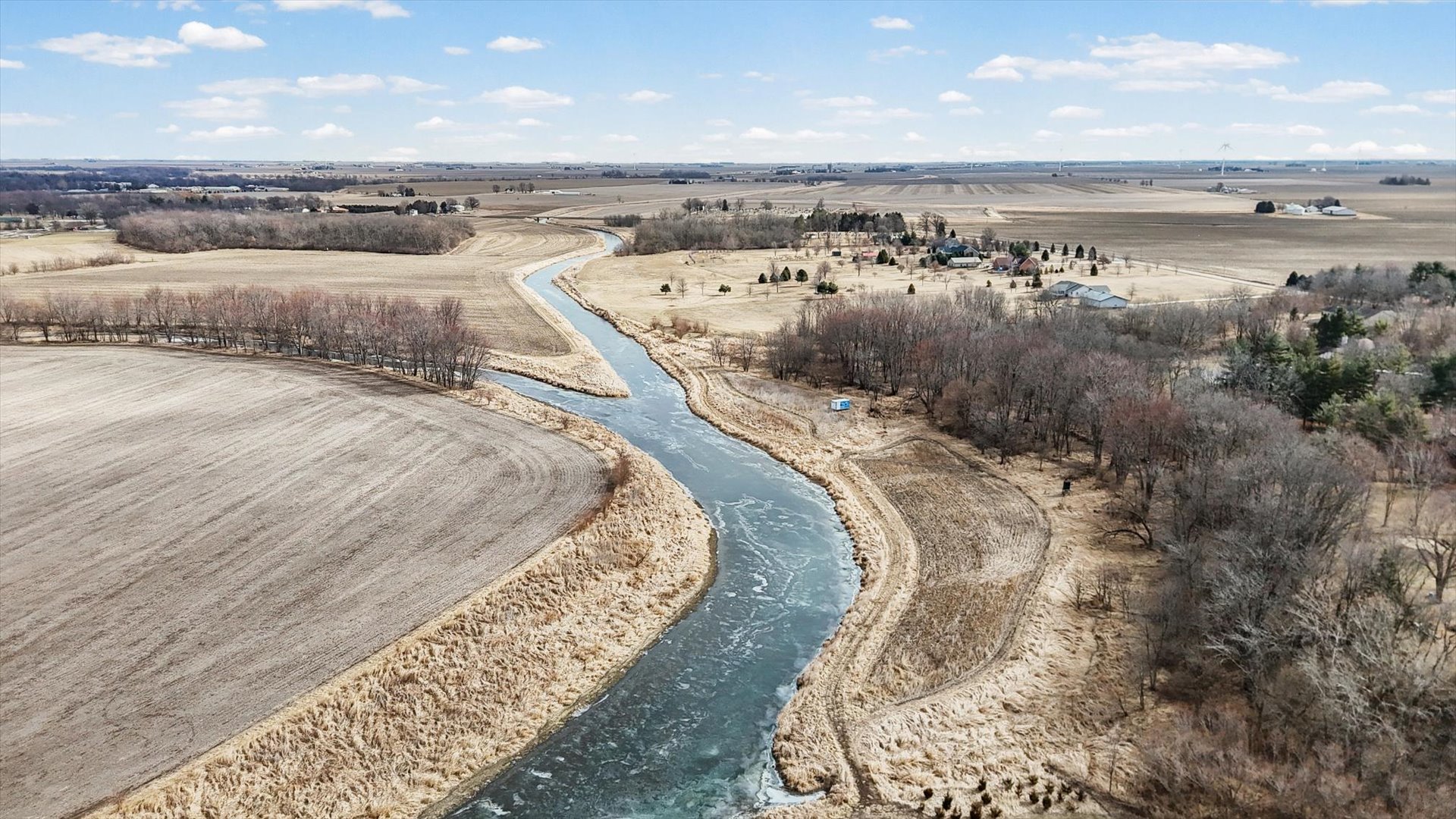 N 2545 E Road Farmer City, IL 61842 - Photo 33 of 47 a view of a ocean view