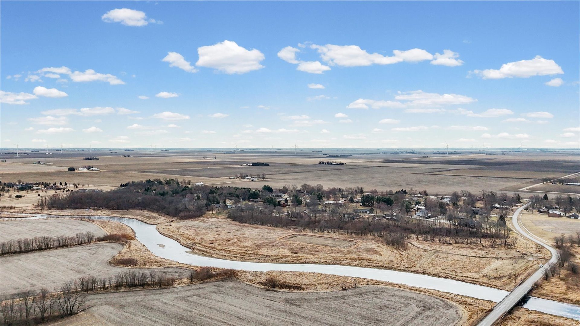 N 2545 E Road Farmer City, IL 61842 - Photo 41 of 47 a view of a ocean