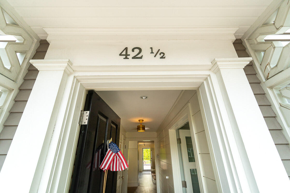 42.5 Union Street Nantucket, MA 02554 - Photo 33 of 33 a view of an entryway