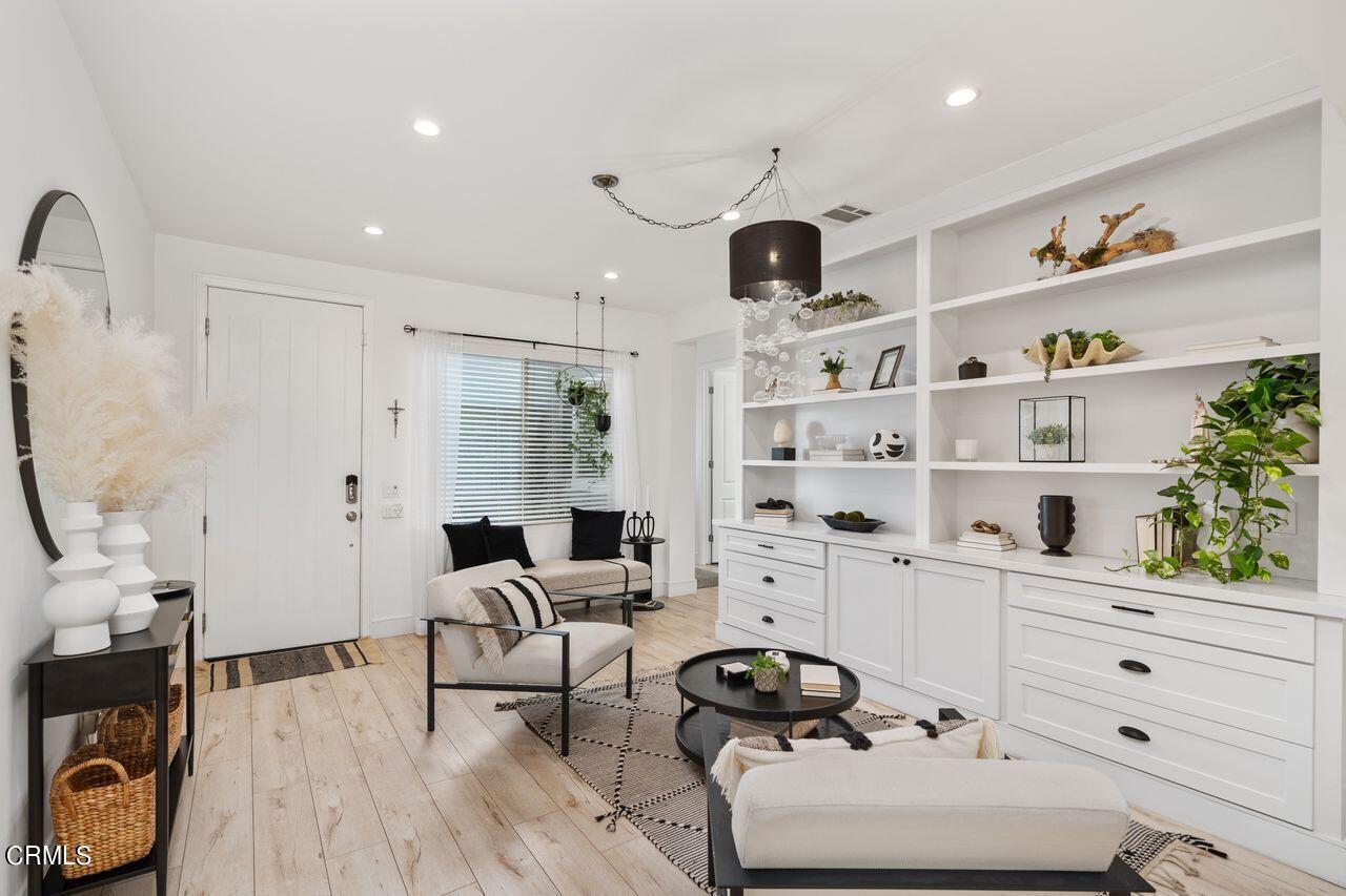 3875 Cartwright Street Pasadena, CA 91107 - Photo 3 of 25 a living room with furniture