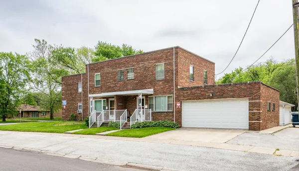 $1,000 | 18006 Wentworth Avenue, Unit 2, Lansing, IL 60438