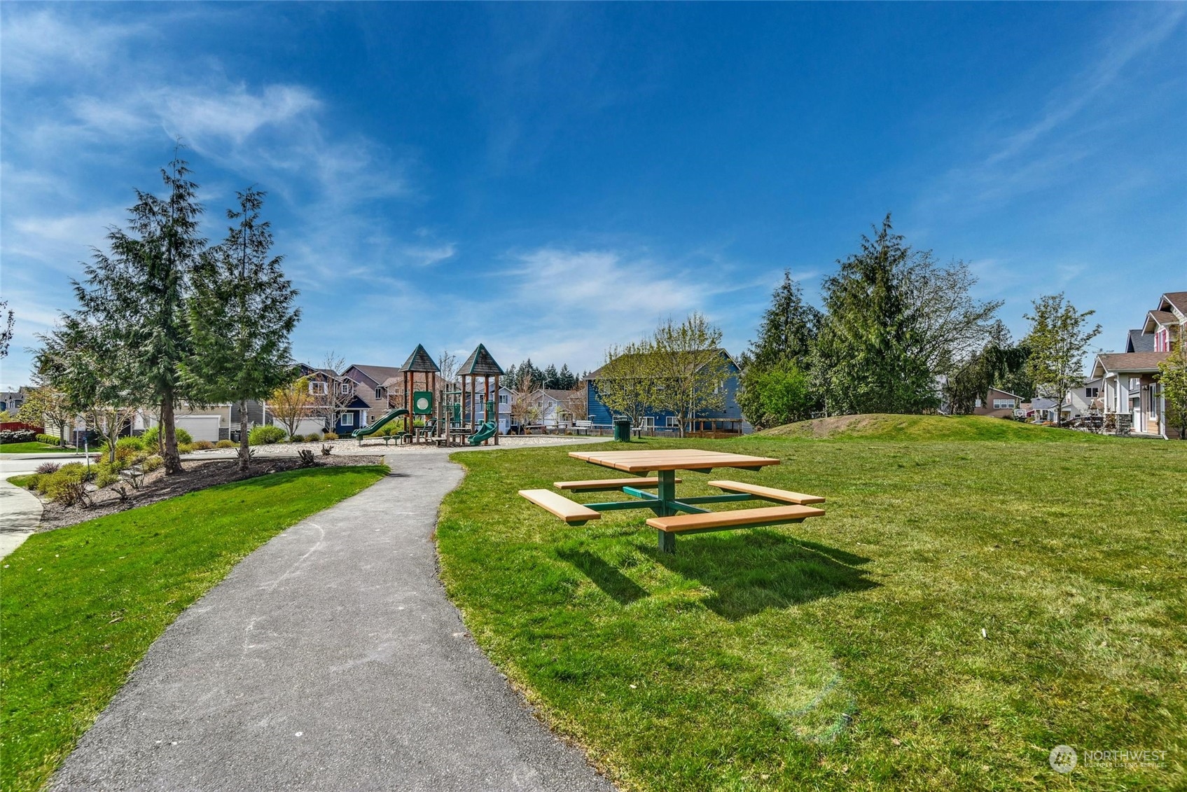22313 35th Drive Southeast Bothell, WA 98021 - Photo 25 of 26 a view of a swimming pool with a yard