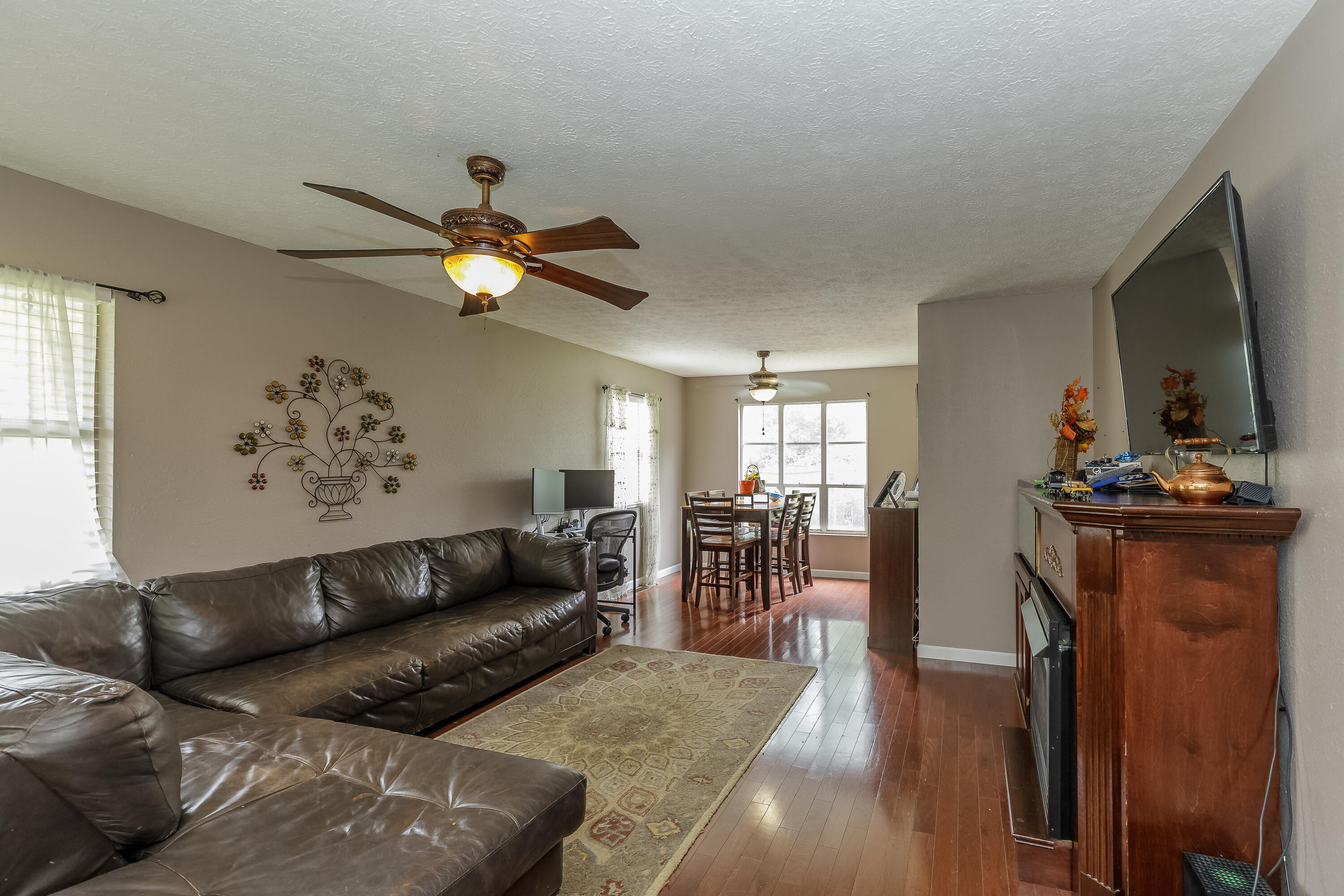 186 Saddle Club Road Summerville, GA 30747 - Photo 3 of 41 Living Room