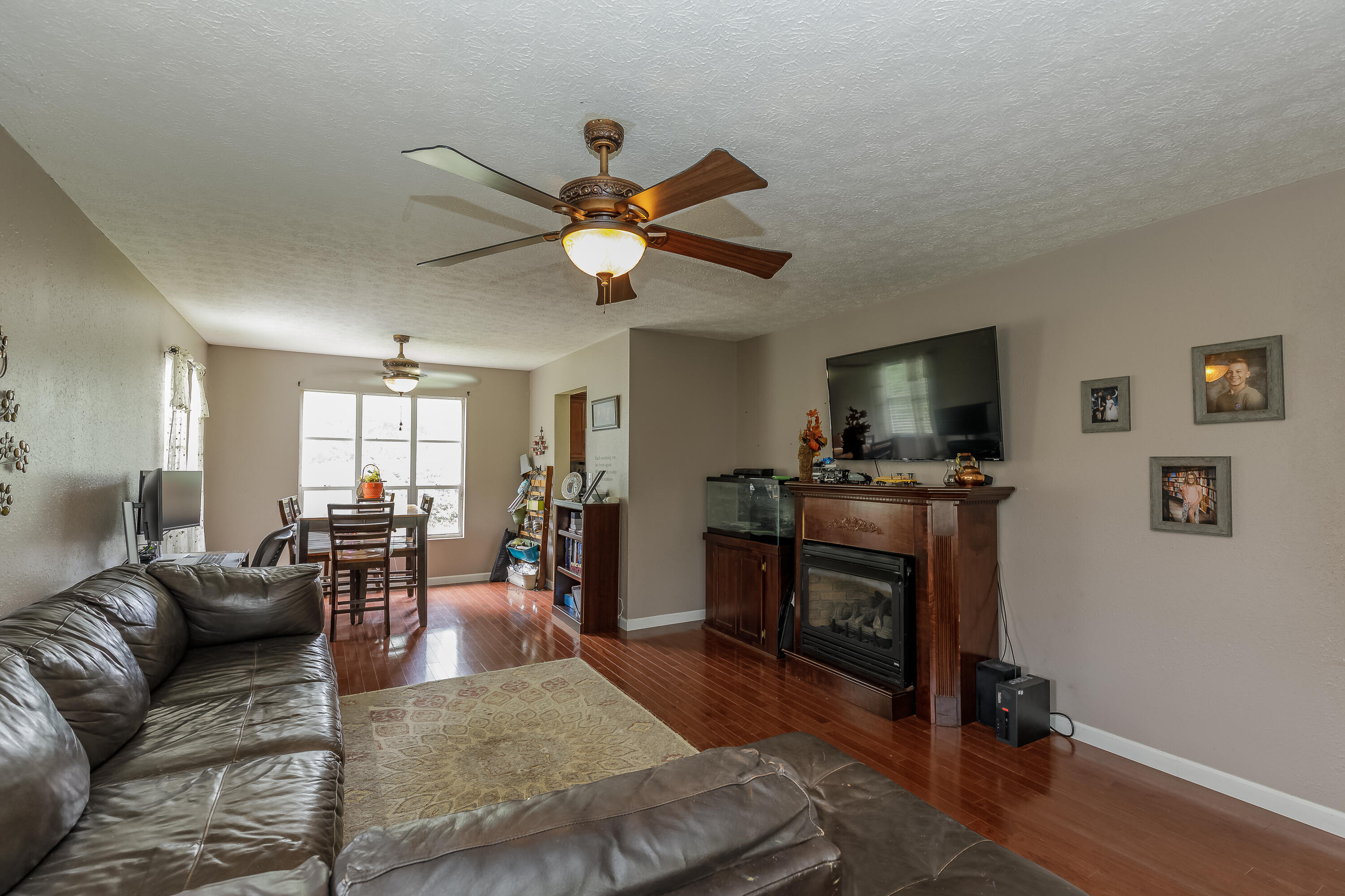 186 Saddle Club Road Summerville, GA 30747 - Photo 4 of 41 Living Room