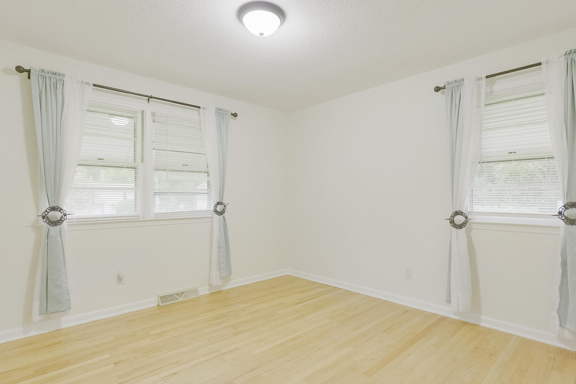 206 Roosevelt Street St. George, SC 29477 - Photo 26 of 37 3RD Room