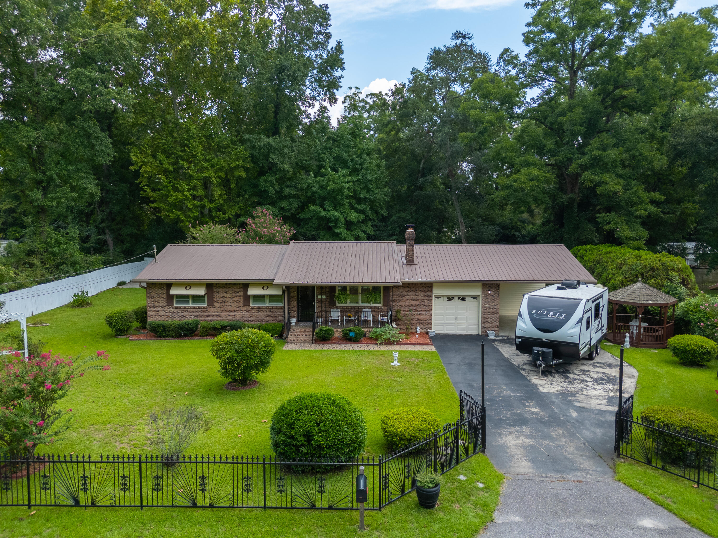 206 Roosevelt Street St. George, SC 29477 - Photo 32 of 37 DJI_20240813140435_0002_D