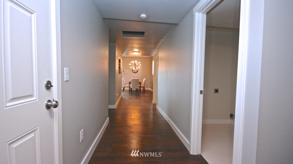 1004 Southwest 4th Place Renton, WA 98057 - Photo 8 of 21