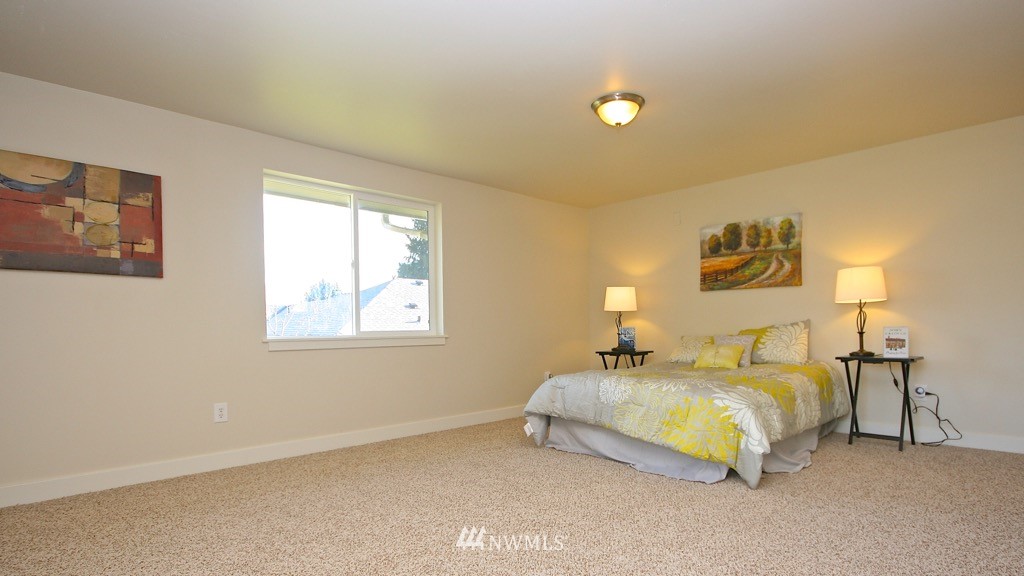 1004 Southwest 4th Place Renton, WA 98057 - Photo 10 of 21
