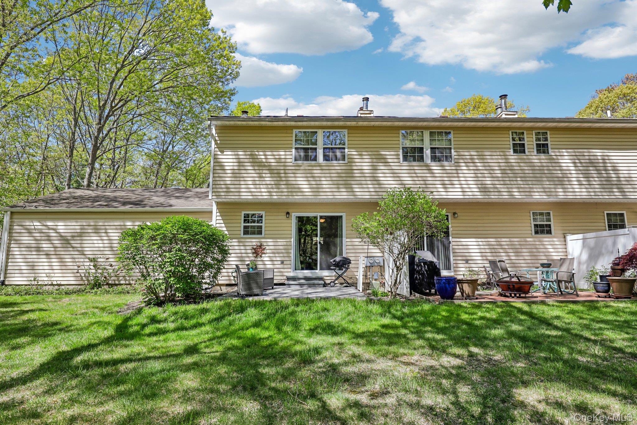 13 Rutledge Commons Yaphank, NY 11980 - Photo 33 of 34