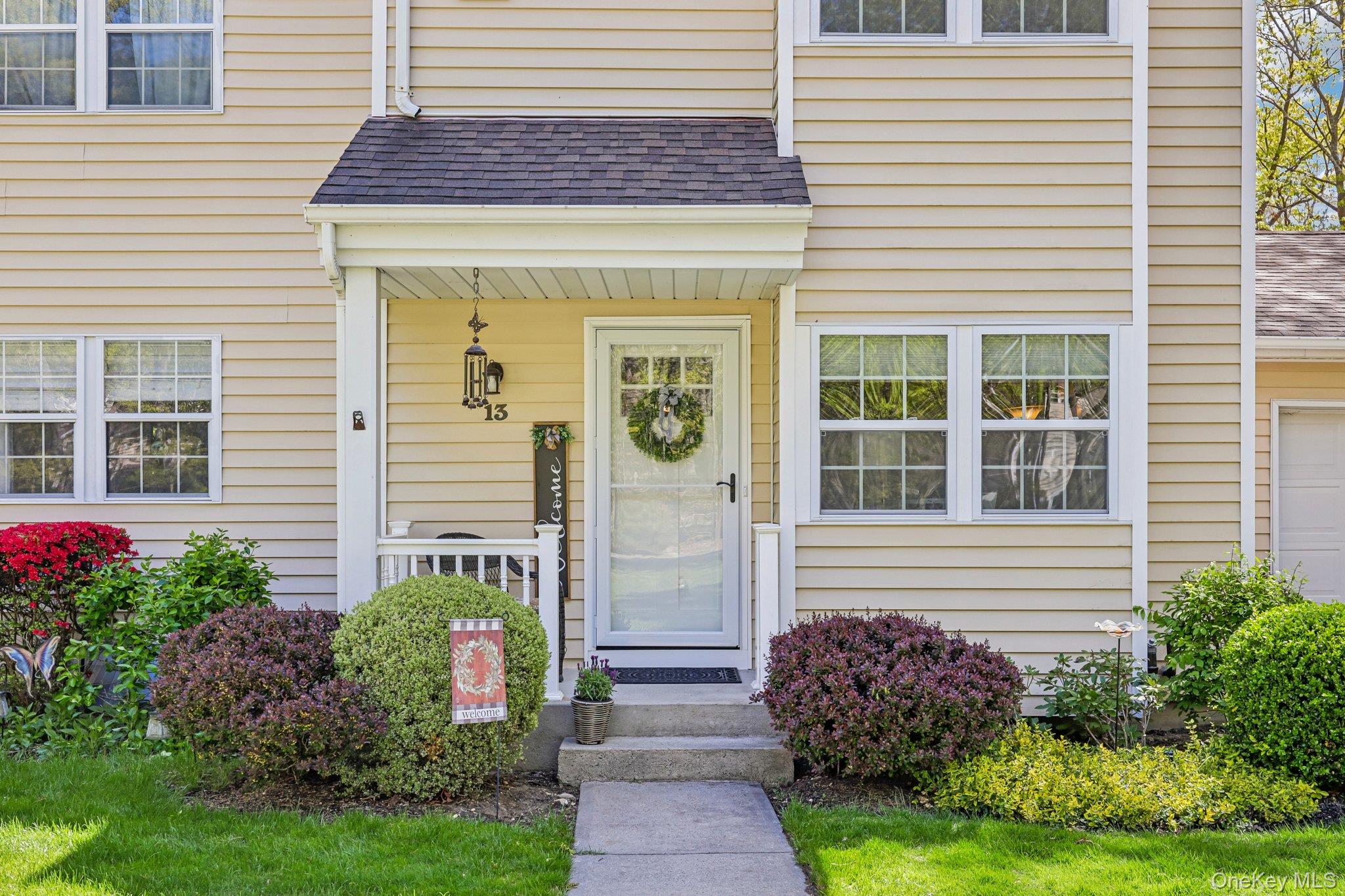 13 Rutledge Commons Yaphank, NY 11980 - Photo 4 of 34