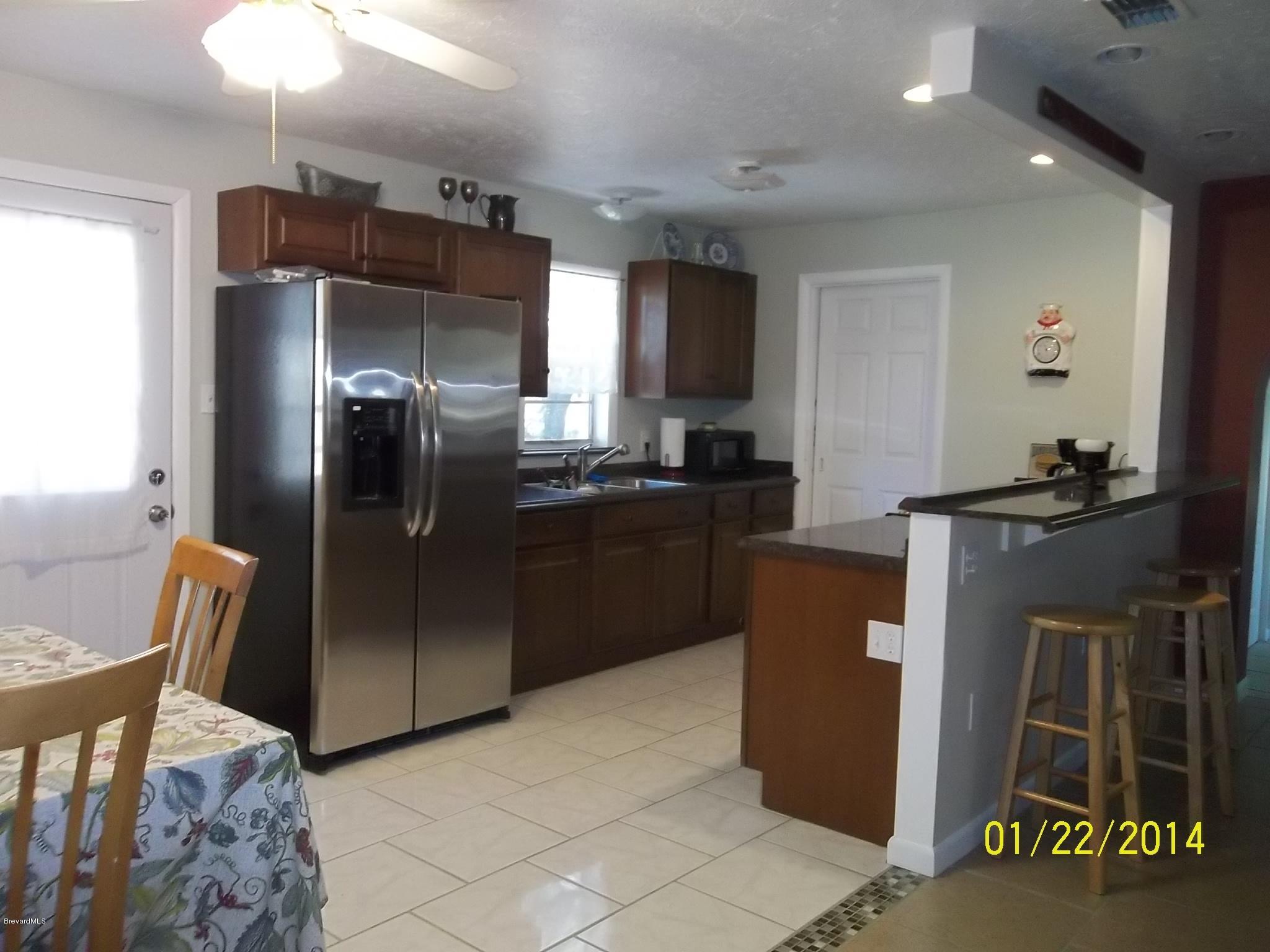 4041 Mullens Road Mims, FL 32754 - Photo 3 of 27 kitchen