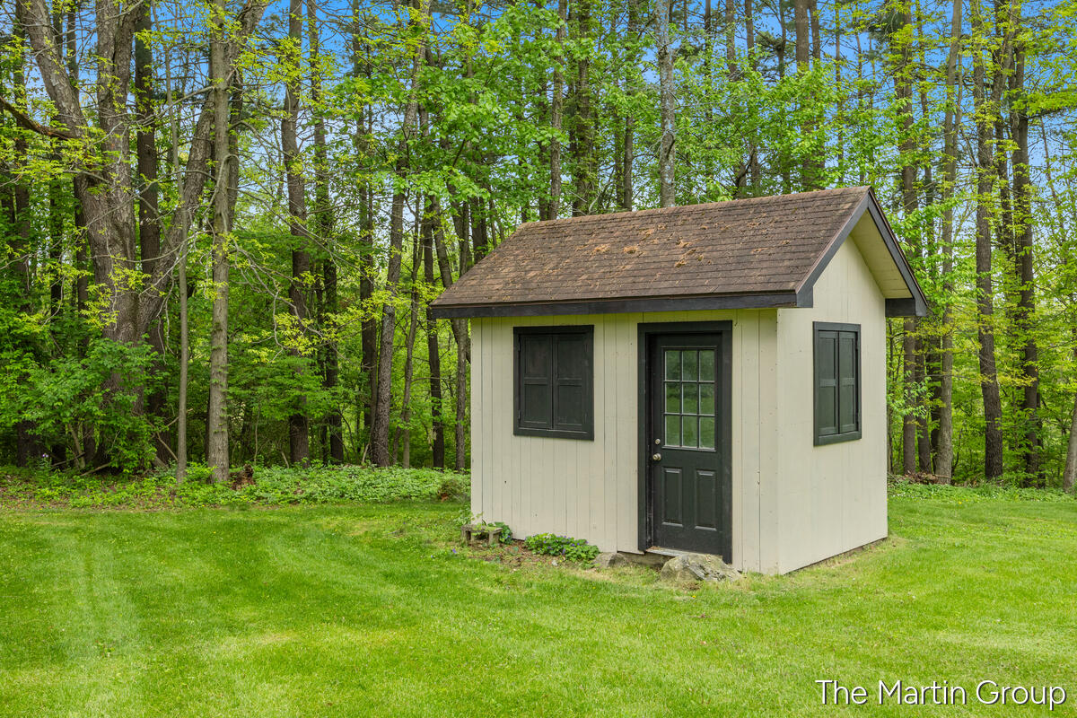 6610 Riga Avenue Northeast Rockford, MI 49341 - Photo 44 of 50 Potting Shed