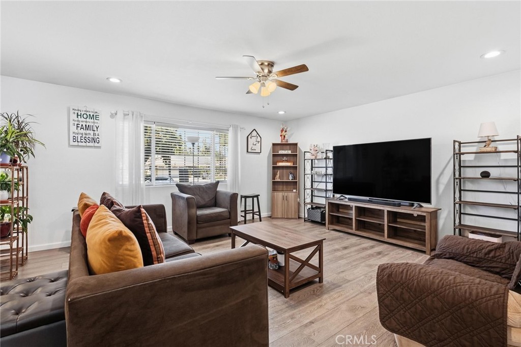 8476 Colorado Riverside, CA 92504 - Photo 10 of 52 Gallery Image 10