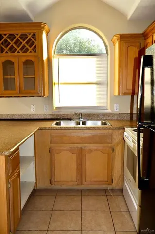 $950 | 2015 West Western Drive, Unit 1, Edinburg, TX 78539