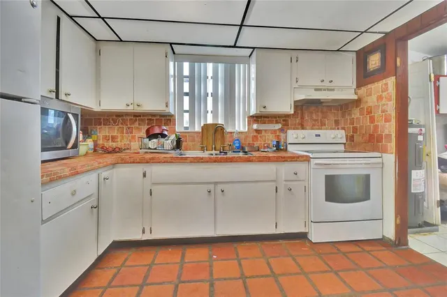 $393,600 | 4401 Northwest 33rd Street, Lauderdale Lakes, FL 33319