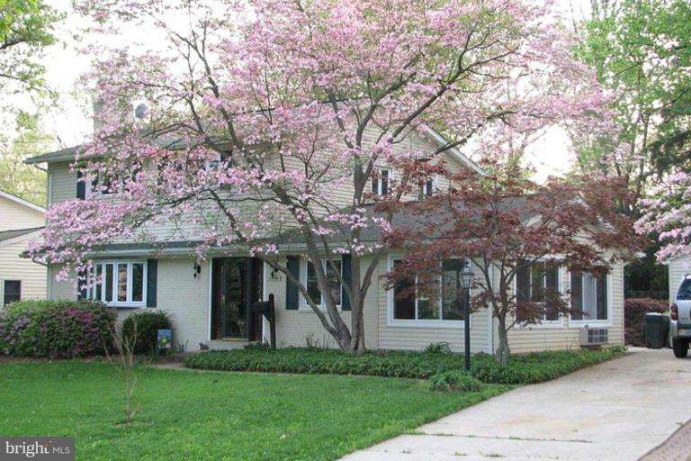 11826 Smoketree Road Potomac, MD 20854 - Photo 1 of 30 Exterior (Main)