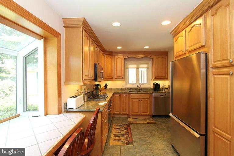 11826 Smoketree Road Potomac, MD 20854 - Photo 19 of 30 Kitchen #3