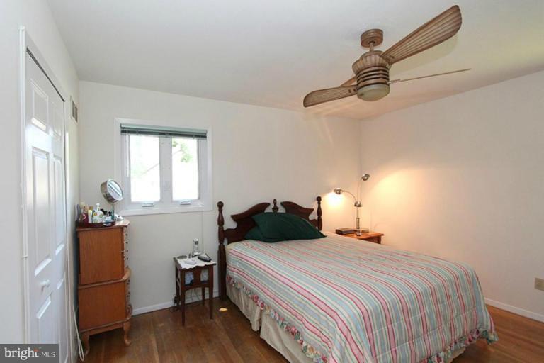11826 Smoketree Road Potomac, MD 20854 - Photo 25 of 30 Master Bedroom