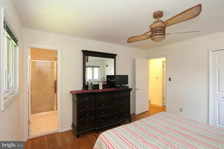 11826 Smoketree Road Potomac, MD 20854 - Photo 26 of 30 Master Bedroom #2
