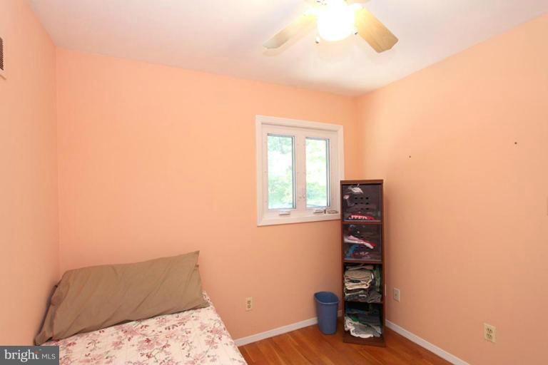 11826 Smoketree Road Potomac, MD 20854 - Photo 6 of 30 Bedroom #3