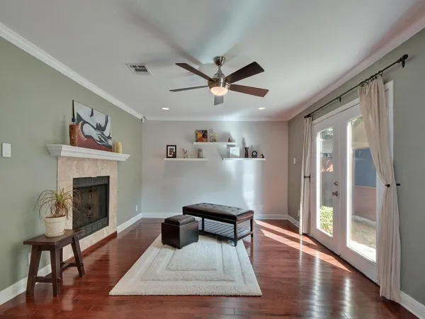 $4,500 | 610 West N Loop Boulevard, Austin, TX 78751