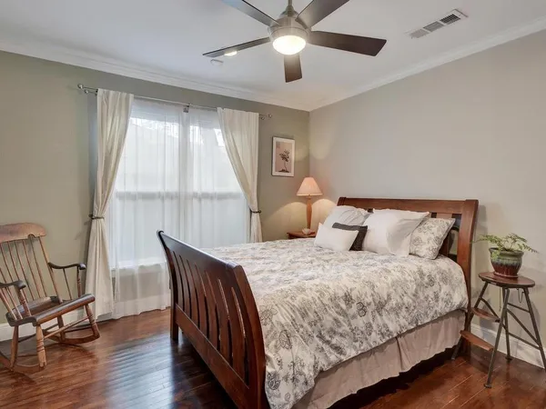 $4,500 | 610 West N Loop Boulevard, Austin, TX 78751