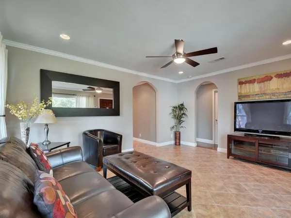 $4,500 | 610 West N Loop Boulevard, Austin, TX 78751