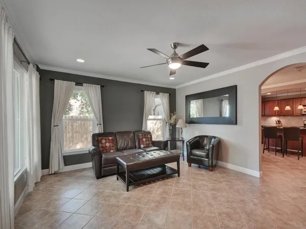 $4,500 | 610 West N Loop Boulevard, Austin, TX 78751