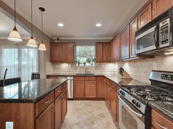 $4,500 | 610 West N Loop Boulevard, Austin, TX 78751