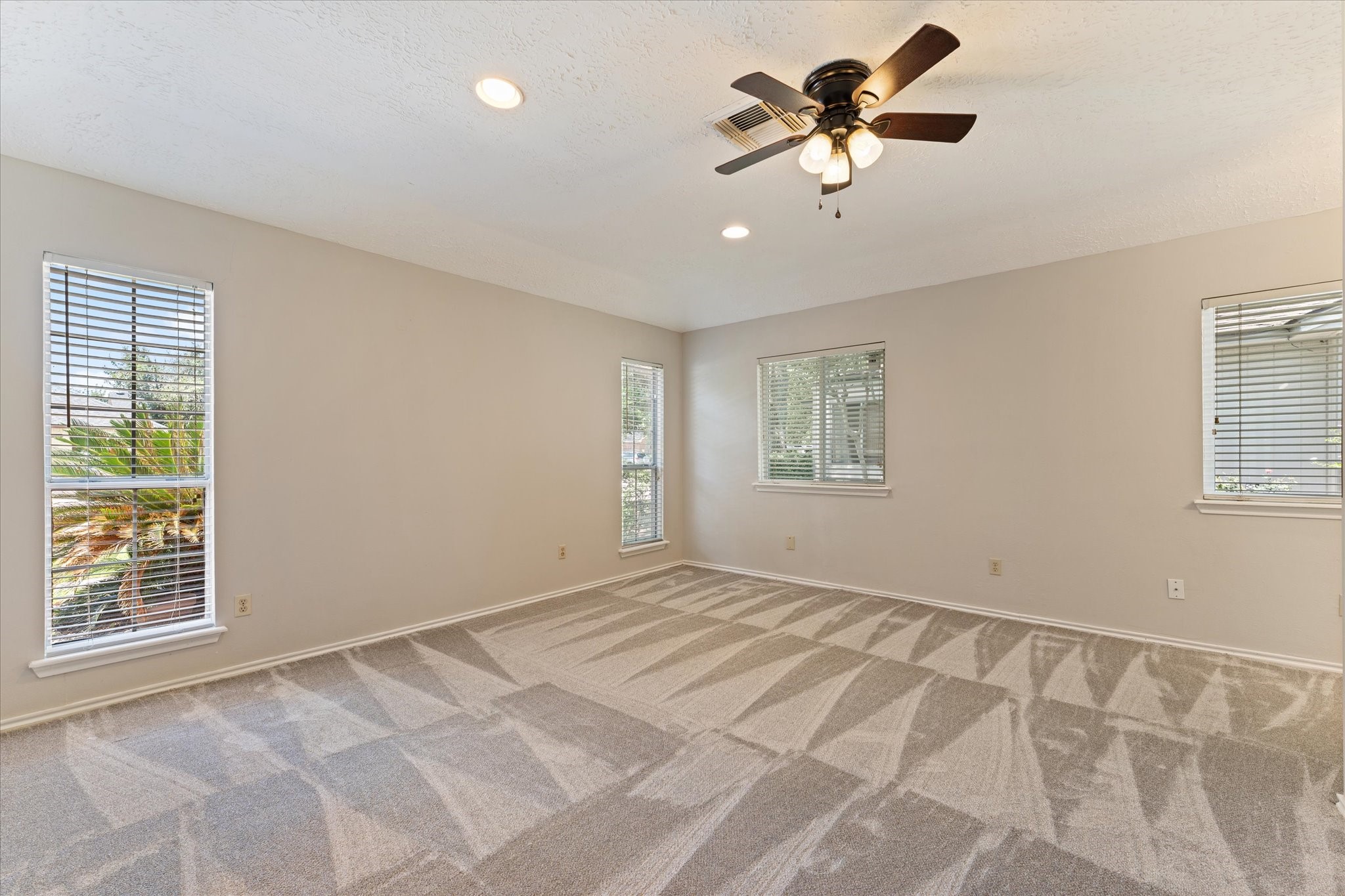 4906 Meadowfox Place Spring, TX 77389 - Photo 19 of 39 Primary bedroom with ensuite bathroom
