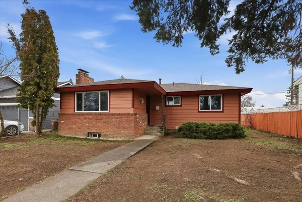$385,000 | 5616 North Lincoln Street, Spokane, WA 99205