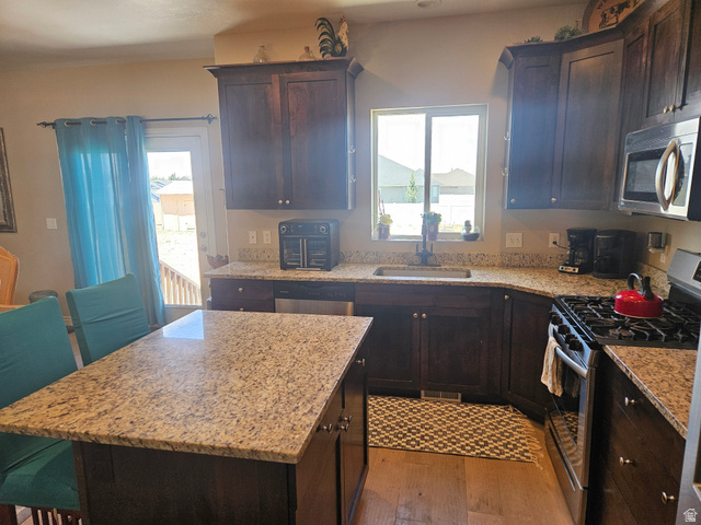 827 East Sunset View Road Grantsville, UT 84029 - Photo 5 of 17