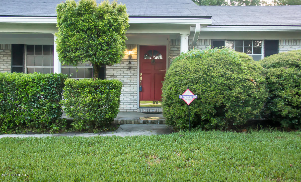 9033 Runnymeade Road Jacksonville, FL 32257 - Photo 5 of 46 IMG_7456