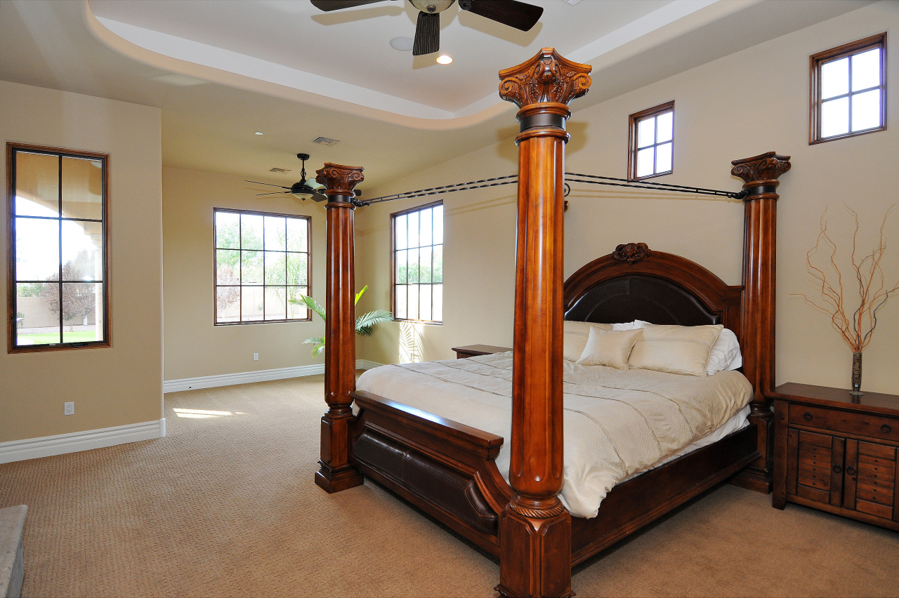 6274 North Cattletrack Road Scottsdale, AZ 85250 - Photo 13 of 31 Master bedroom