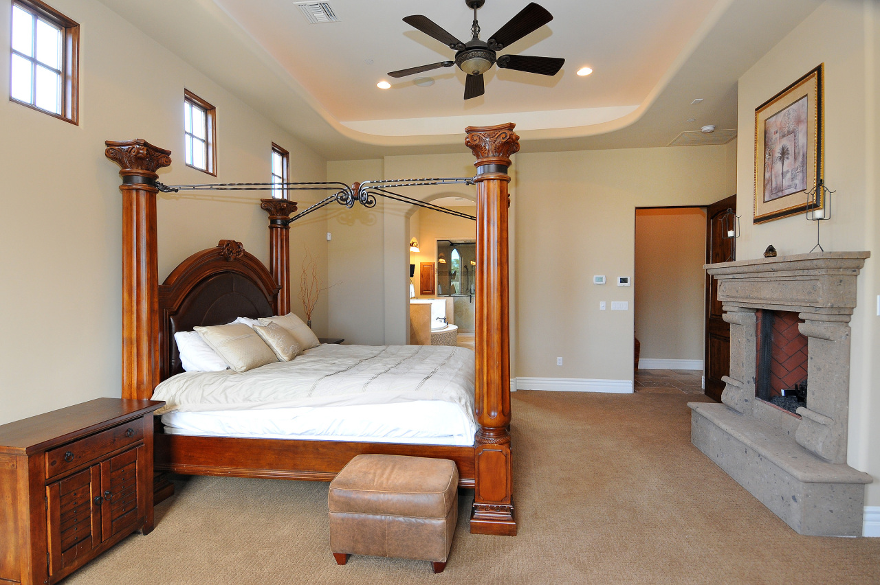 6274 North Cattletrack Road Scottsdale, AZ 85250 - Photo 14 of 31 Master bedroom