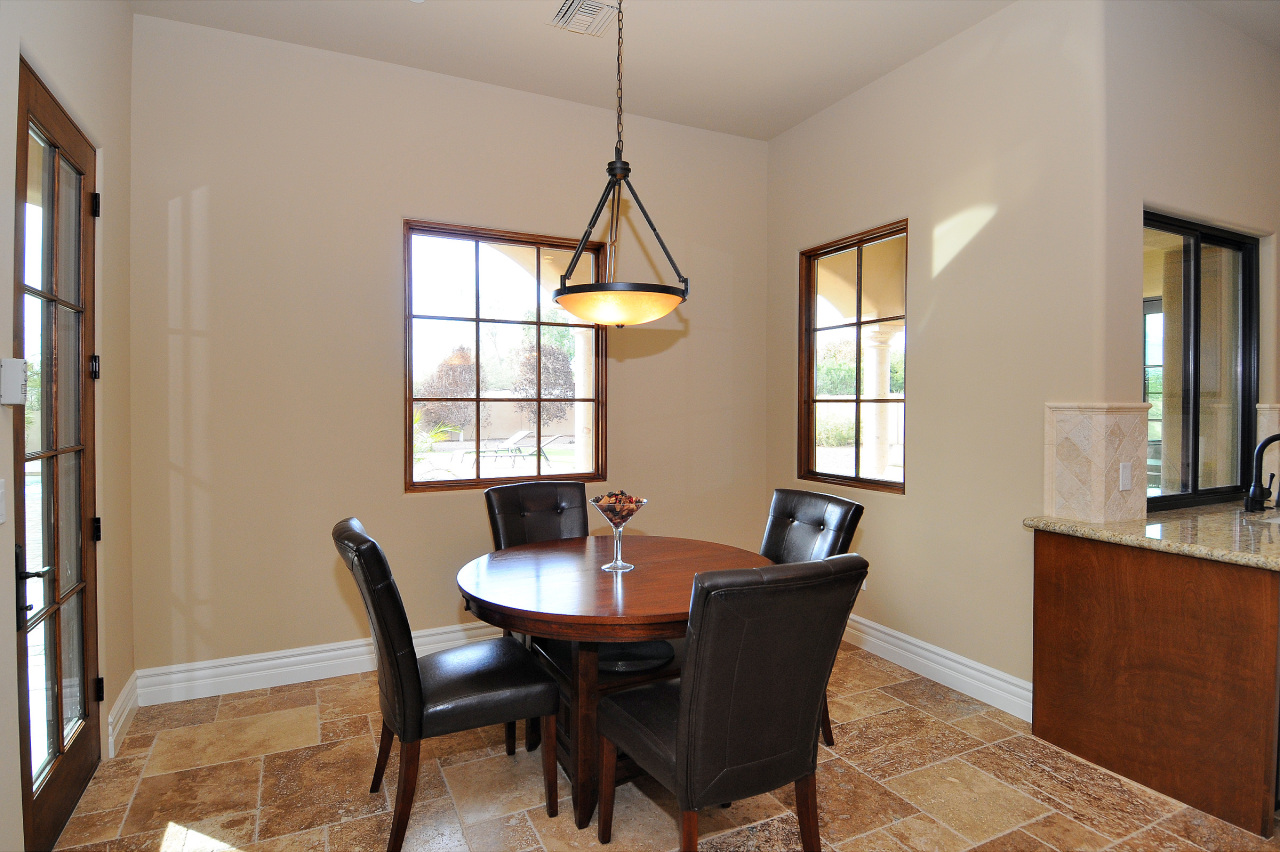 6274 North Cattletrack Road Scottsdale, AZ 85250 - Photo 8 of 31 Breakfast nook
