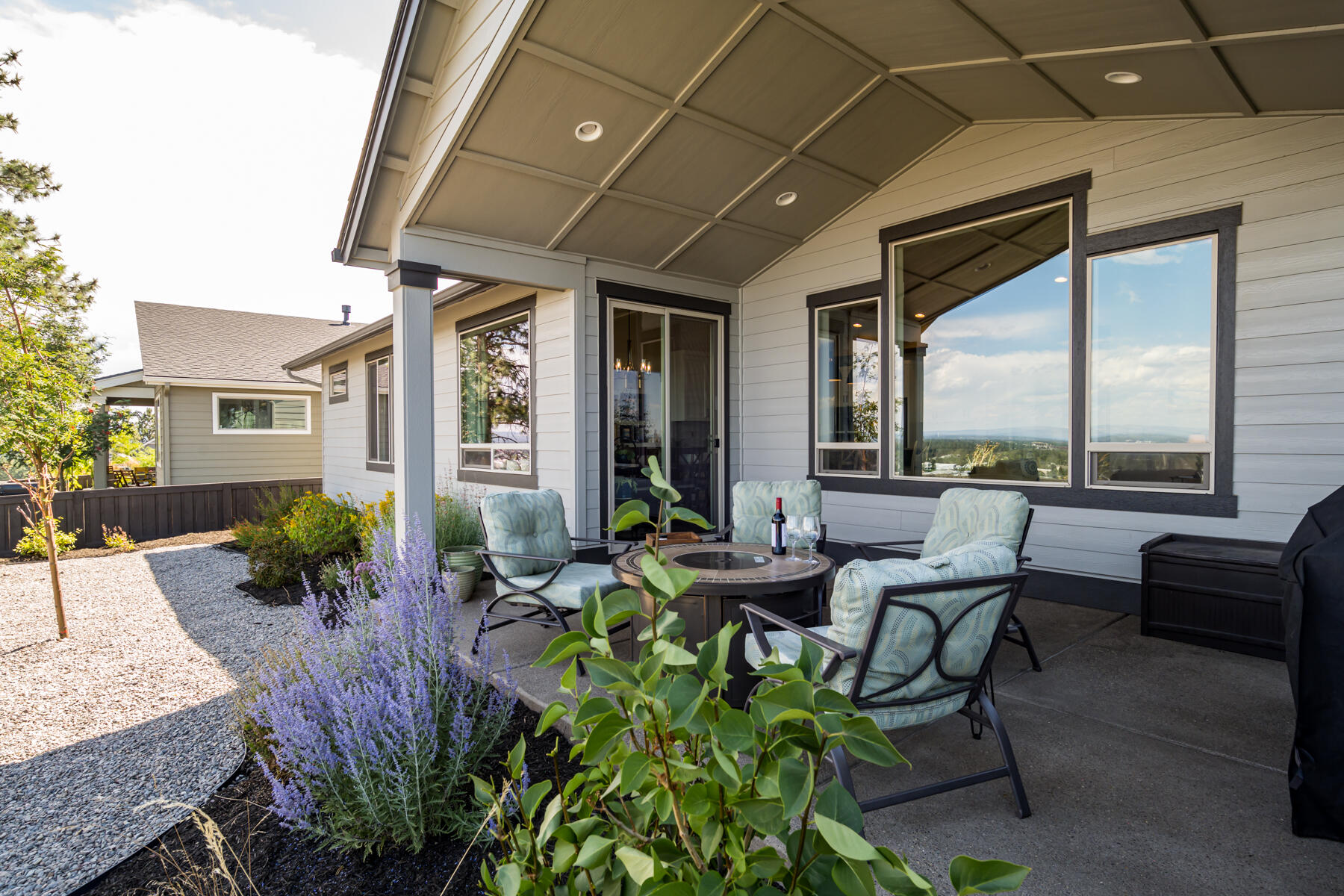 3048 Northwest Hidden Rdg Drive Bend, OR 97703 - Photo 39 of 50 Covered Patio