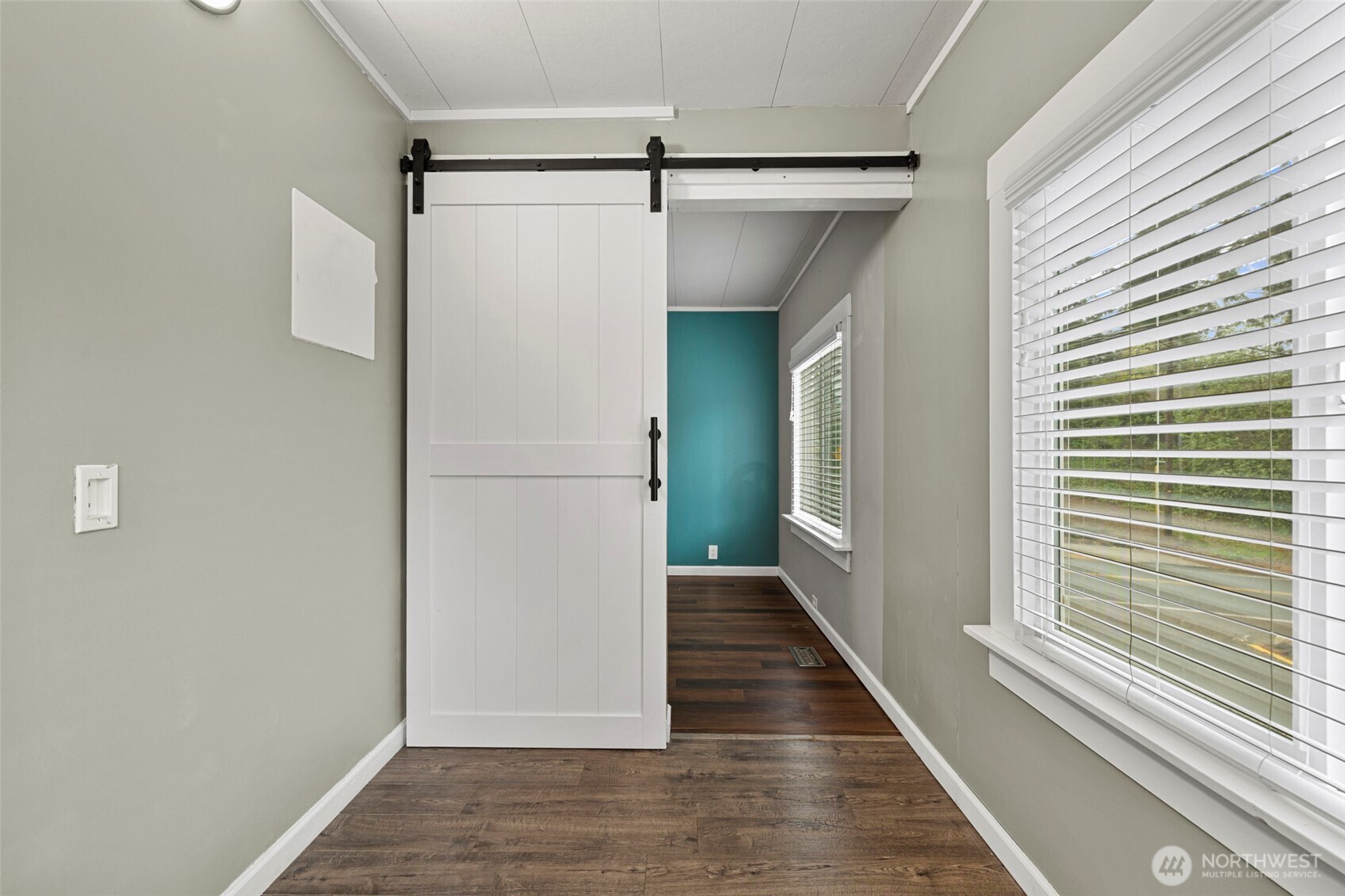23121 Edmonds Way, Unit 1 Edmonds, WA 98020 - Photo 6 of 24 Gallery Image 6