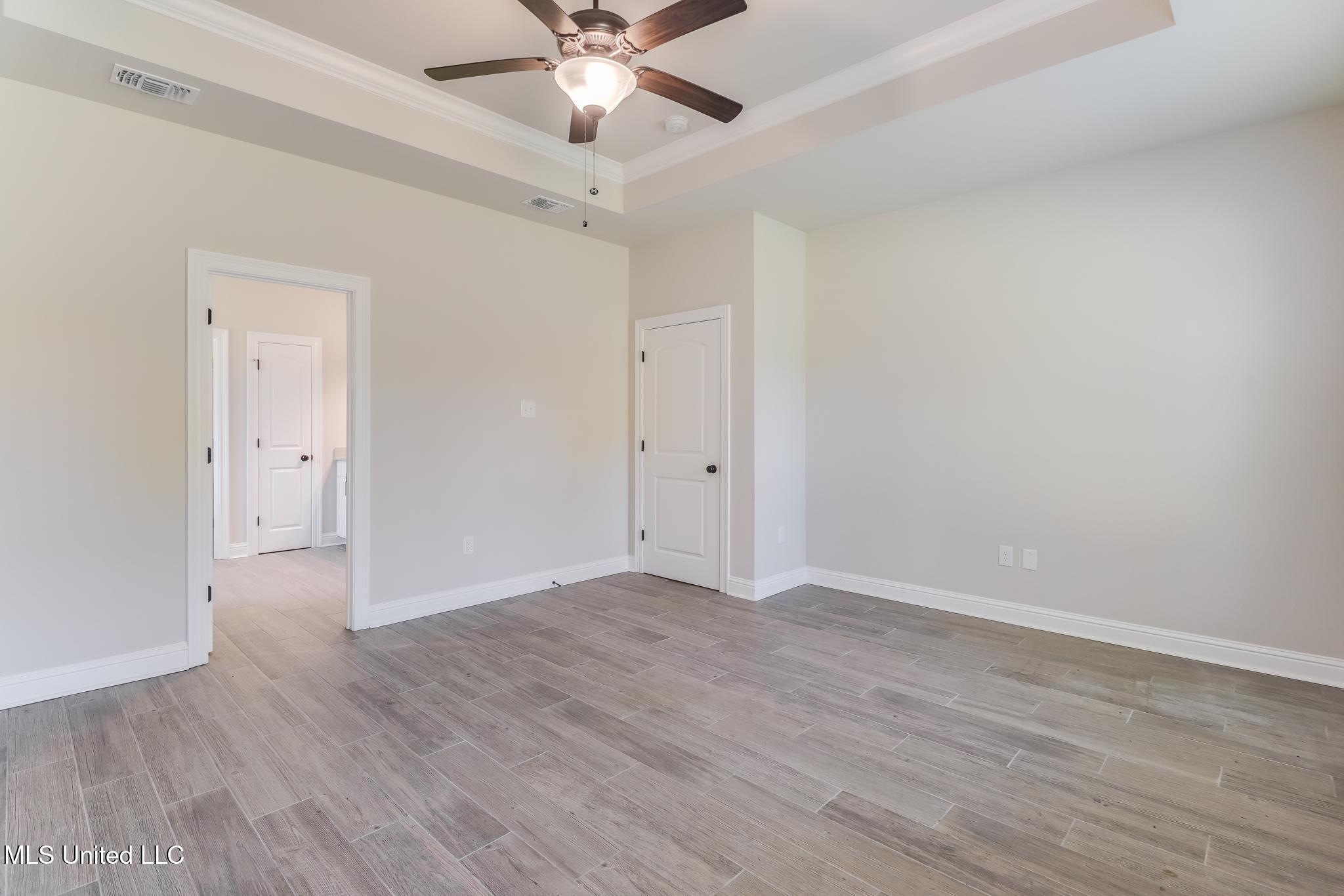 11424 Memphis Circle Ocean Springs, MS 39564 - Photo 11 of 29 Master Bedroom