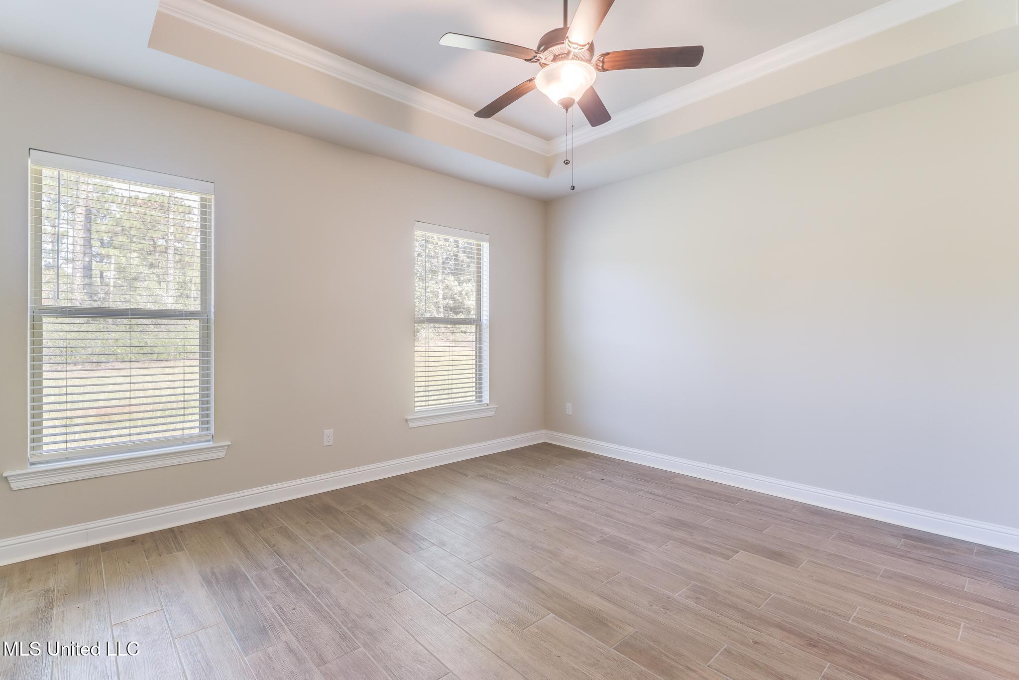 11424 Memphis Circle Ocean Springs, MS 39564 - Photo 10 of 29 Master Bedroom