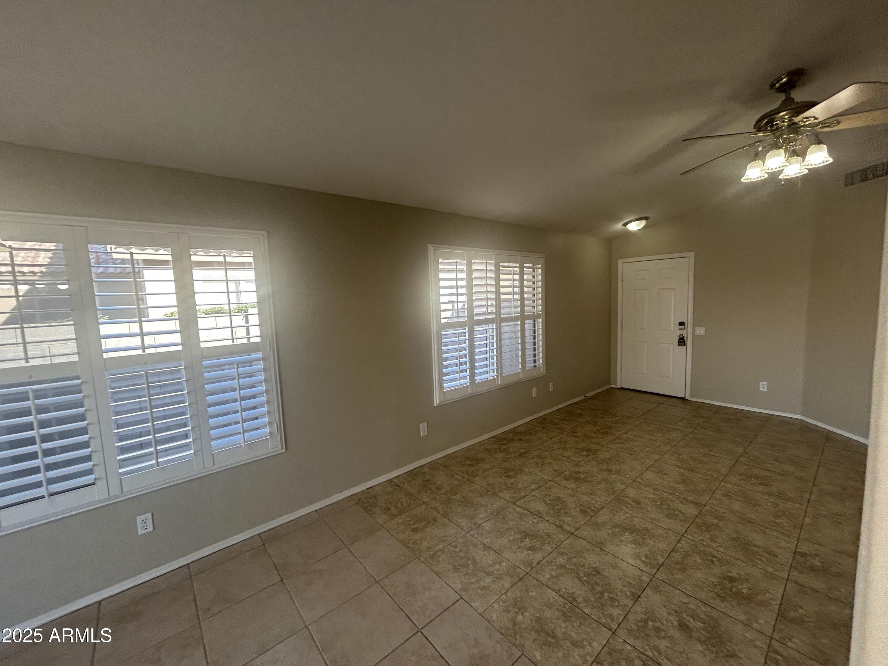 10460 West Reade Avenue Glendale, AZ 85307 - Photo 2 of 14 Living room 2